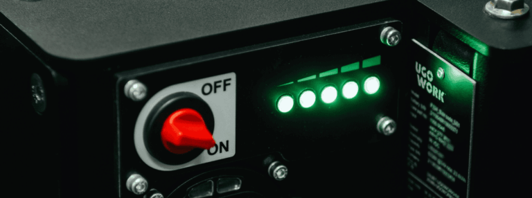 5 LED lights on the front of a UgoWork battery.