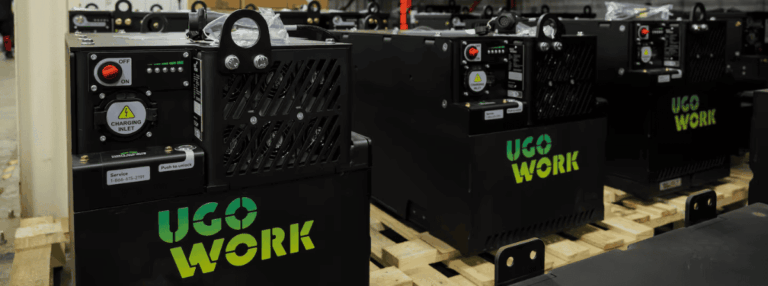 3 UgoWork battery on pallets
