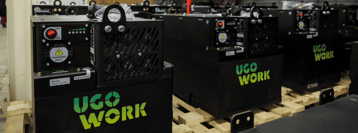 3 UgoWork battery on pallets